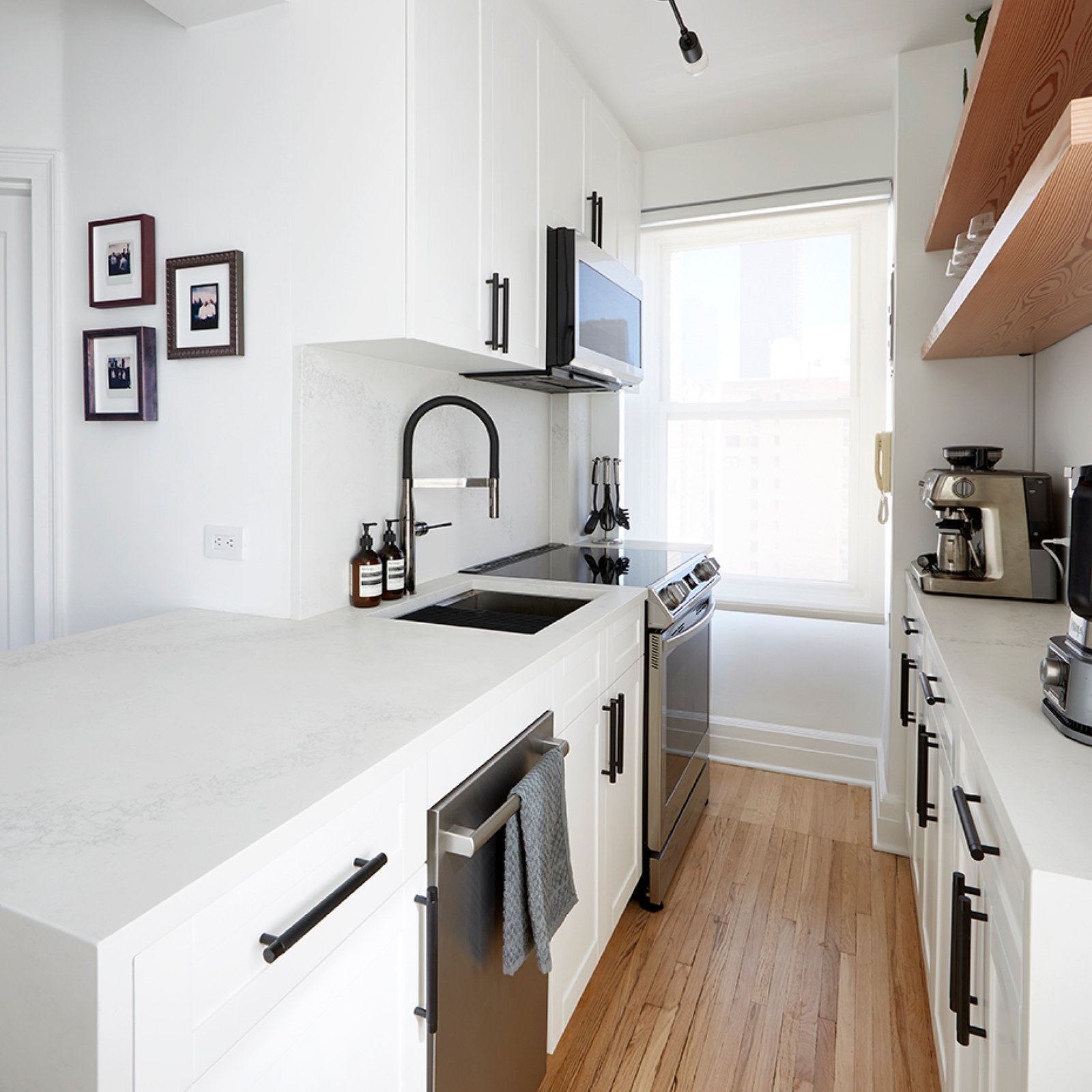 7 Ideas for Open Kitchen Cabinets with No Doors | Block Guides